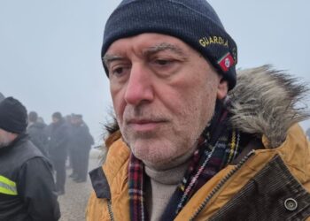 Rigopiano, anniversario e ferita senza fine. Marsilio commosso alla cerimonia in memoria: “Un calvario”