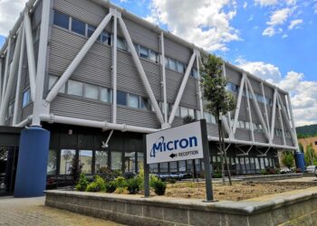 Micron, strappo con i lavoratori: domani 4 ore di sciopero e presidio davanti ai cancelli