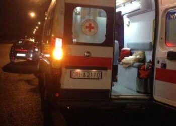 Ventenne di Avezzano evade dai domiciliari e aggredisce brutalmente un uomo: la vittima è grave