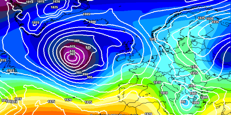 La situazione a 500 hpa vista dal modello americano GFS. Sull Abruzzo, qualche disturbo al mattino appare possibile con qualche nevicata oltre i 1100 m circa e a seguire un veloce miglioramento