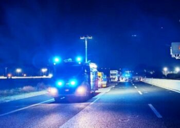 Assalto all’alba sulla A14: commando in azione, autostrada nel caos tra Pescara e Ortona