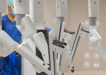 Attivo il secondo robot chirurgico all’ospedale dell’Aquila: al via la riorganizzazione della rete operatoria