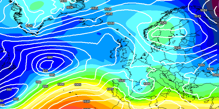 A 500 hpa, il modello europeo ECMWF, vede questa situazione, orientata sull instabilità sulla nostra regione associata a qualche rovescio sulle aree interne che oltre i 1200/1300 m potranno assumere carattere nevoso