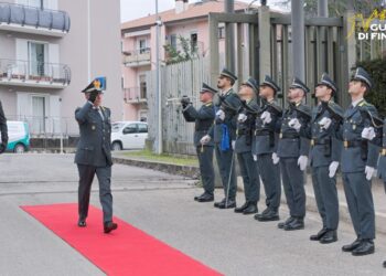 Il comandante interregionale Fabrizio Cuneo in visita al comando regionale Abruzzo della Guardia di Finanza