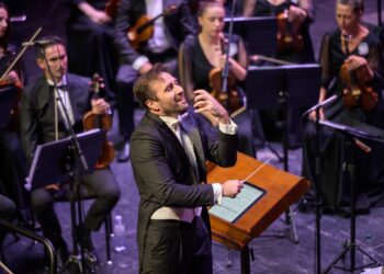 L’enigma di Mozart inaugura la stagione dei “Suoni del Sud”: Sipari sul podio del Teatro Giordano