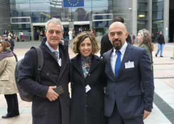 M5S Abruzzo a Bruxelles: tassare extraprofitti di energia e armi per famiglie e imprese