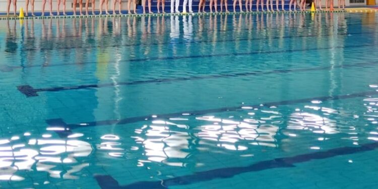 Legionella nelle docce, chiusa la piscina comunale di Avezzano: rilevato un caso