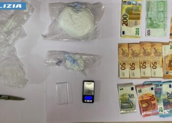 Segnalazione anonima su YouPol svela l’attività di spaccio, fermato con mezzo chilo di cocaina in auto