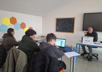 Studenti reporter alla “Virgilio” di Pescara, intervista a Mannella tra formazione e talento