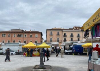 L’Aquila: il mercato torna a Piazza Duomo, cuore del centro storico