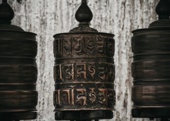 L’enigma del segno: perché l’uomo moderno è ancora attirato dai simboli antichi?