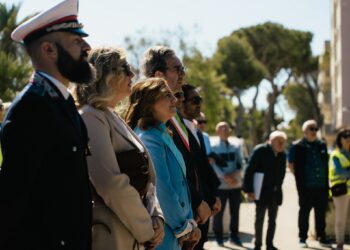 Roseto celebra la Liberazione: corone e riflessioni nei luoghi simbolo della città