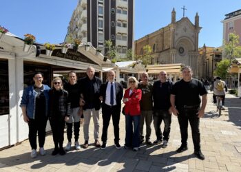 Pescara, torna la “Fiera di Primavera”: piazza Sacro Cuore si tinge di fiori