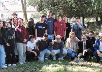 Giovani custodi di ulivi, simbolo di speranza e responsabilità a Teramo