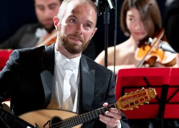 Il mandolinista abruzzese Francesco Mammola in tournée in Giappone