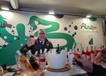 Vinitaly, l’Abruzzo conquista il cuore di Verona: successo nel centro storico