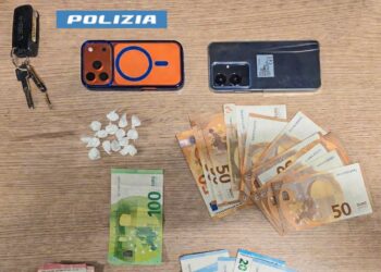 Dosi di cocaina nascoste nella macchina, arrestato 25enne straniero