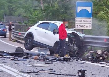 Dramma sulla Sora-Avezzano: il bilancio è di un morto e due feriti nello scontro frontale di Balsorano