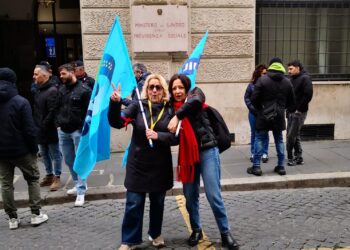Dall’Aquila al Ministero del Lavoro, sit in di protesta dei lavoratori Telecontact Center del gruppo TIM