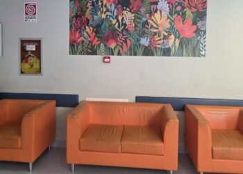 Celano al fianco dei pazienti oncologici: nuovi arredi e sistema elimina-code nel reparto dell’Aquila