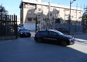 Blitz antidroga a Montesilvano, cocaina, crack e bilancino in casa: denunciato 52enne