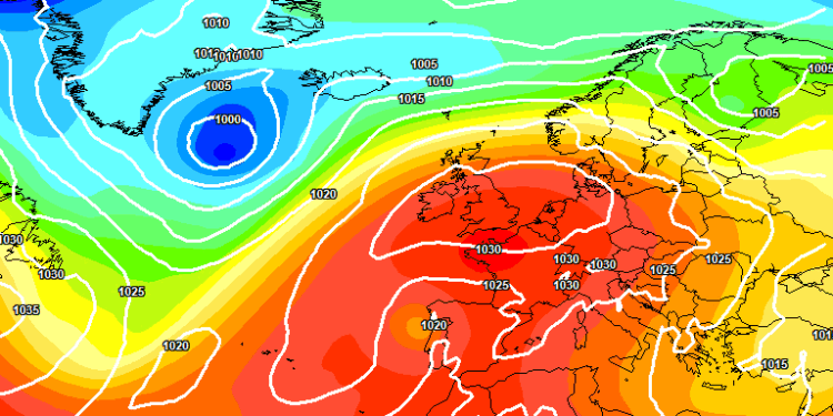 Ecco la situazione a 500 hpa visto dal modello europeo ECMWF, per le ore 14:00 di Domenica 24 Maggio. Bel tempo su tutto il bacino del mediterraneo occidentale ed anche quindi in Abruzzo