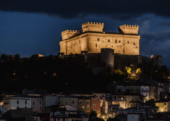 Celano accende il suo simbolo: il 7 maggio l’inaugurazione della nuova illuminazione del Castello