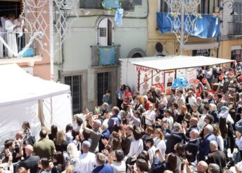 Musica e speranza a Pratola Peligna: il flash mob per la pace emoziona  i pellegrini della Madonna della Libera