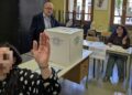 Scoppia il caso Verdecchia: “vietata la foto al seggio solo a me”. Chiesta rimozione della presidente