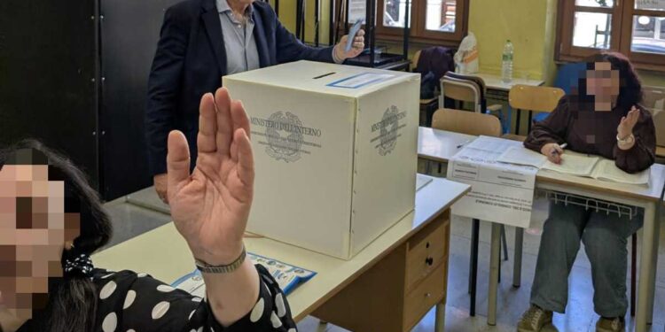 Scoppia il caso Verdecchia: “vietata la foto al seggio solo a me”. Chiesta rimozione della presidente