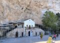 Presunto miracolo al Santuario della Trinità di Vallepietra: donna lascia le stampelle e cammina
