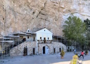 Presunto miracolo al Santuario della Trinità di Vallepietra: ragazza lascia le stampelle e cammina