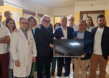 Solidarietà e unione, donati televisori all’ospedale Mazzini di Teramo