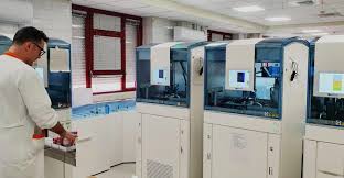 L’Aquila, il “San Salvatore” attiva il nuovo laboratorio analisi ad alta innovazione tecnologica