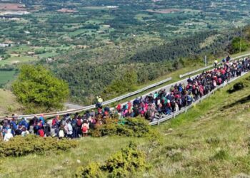 Centinaia di pellegrini in marcia da Gioia dei Marsi a Pratola Peligna per la Madonna della Libera (fotogallery)