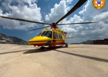 Soccorso sul Corno Grande: escursionista infortunata sulla Direttissima, decisivo l’intervento dell’elisoccorso