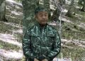 L’uomo che scompare nel bosco, il corpo che diventa paesaggio: Liu Bolin oggi a Pescasseroli