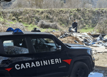 Pugno duro contro l’abbandono di rifiuti all’Aquila: multe per 4.000 euro e auto sequestrate