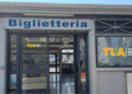 Caos alla biglietteria Tua di Pescara: code di 45 minuti sotto il caldo per i nuovi abbonamenti
