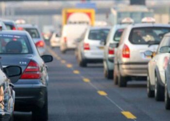 Traffico e lavori, cinque chilometri di coda: il rientro si trasforma in un’odissea
