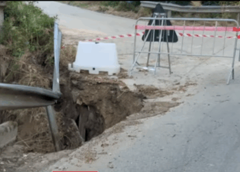 Voragine sul ponte del Feltrino, cede la provinciale di Lanciano. Traffico bloccato