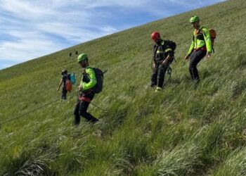 In trappola tra le rocce: quattro escursionisti salvati nel Parco Sirente Velino