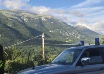 Due settimane senza Alisya e Sarah, si cerca un rifugio segreto. Perquisita l’abitazione del fidanzato