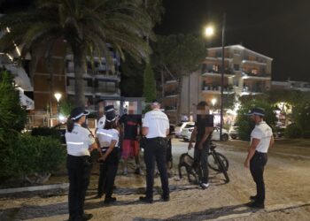 La Polizia Locale intensifica i controlli su bici elettriche e monopattini. Fermati sul lungomare decine di mezzi