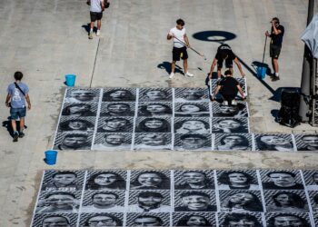 “Inside Out” a L’Aquila: oltre duemila ritratti raccontano l’identità e la rinascita