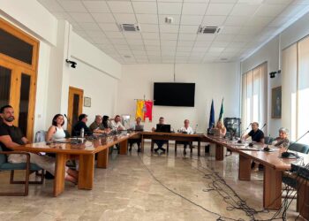 Tari invariata e investimenti per scuole e sicurezza: approvato l’assestamento di bilancio a Manoppello