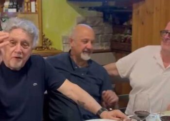 Andrea Roncato ad Avezzano, tra arrosticini e risate: una visita che non passa inosservata