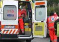 Il vento fa volare via un gonfiabile: tre bimbi feriti, grave una bambina di 10 anni