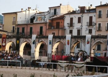 Sulmona si tuffa nel Rinascimento: folla record per l’apertura della XXX Giostra Cavalleresca