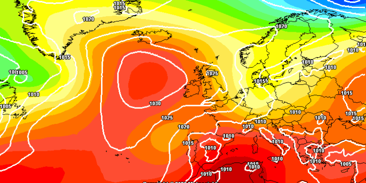 La situazione vista dal modello americano GFS per le ore 14:00 a 500 hpa. Iniziano ad affluire le correnti dal nord atlantico, più fresche, anche se sulla nostra regione, farà ancora caldo